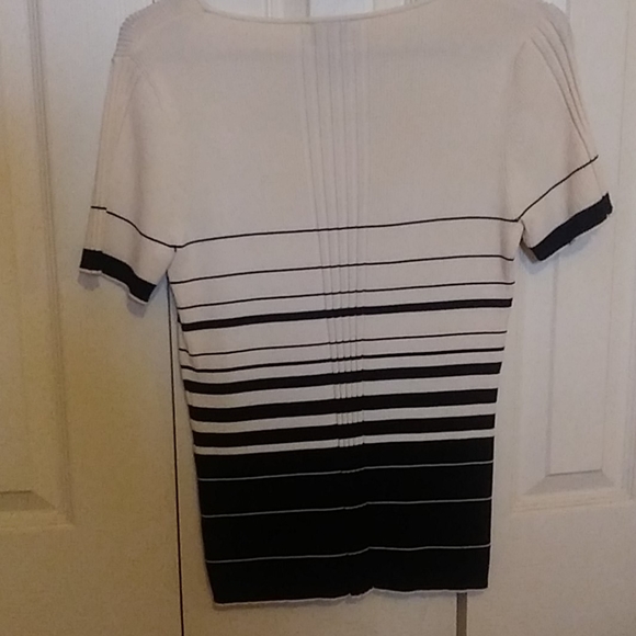 Top - Picture 4 of 4